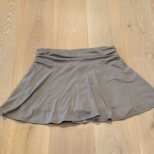 Free-est Size M Elegant Gray Women's Skirt.